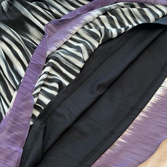 Forever 21 super cute black & white mini dress w/lavender around the bottom - Picture 9 of 16